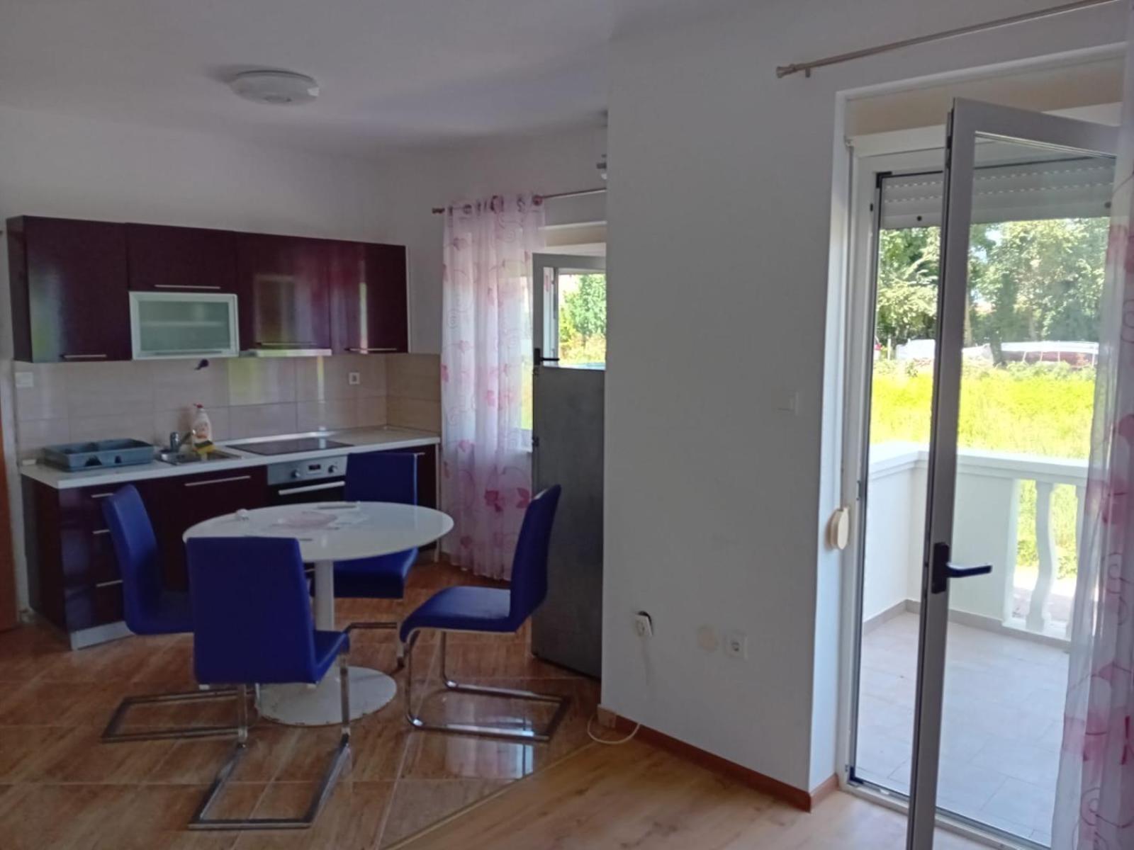 Apartments Toka Petrcane Ngoại thất bức ảnh