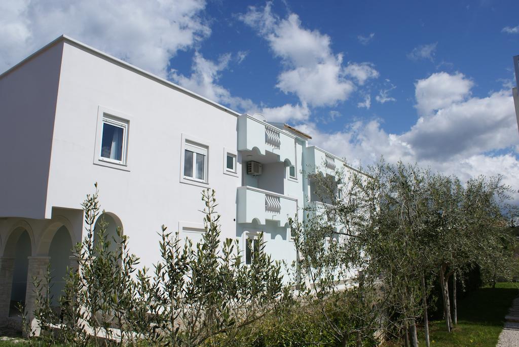 Apartments Toka Petrcane Ngoại thất bức ảnh