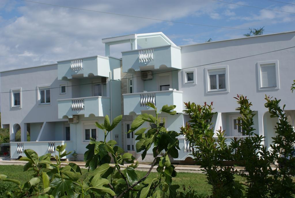 Apartments Toka Petrcane Ngoại thất bức ảnh